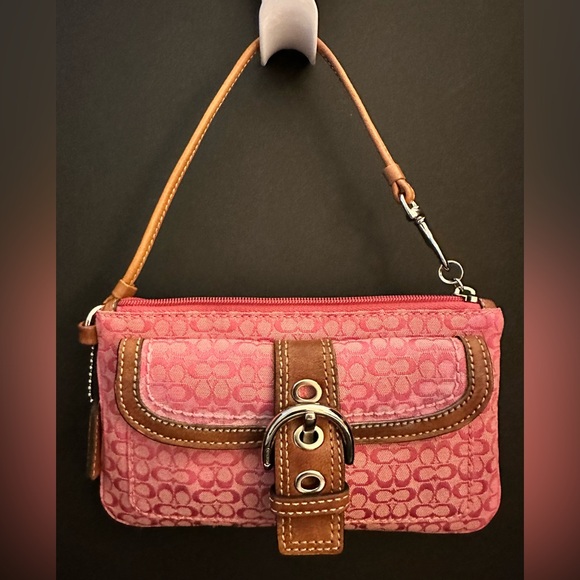 Coach Handbags - Vintage Y2K Pink Coach Wristlet